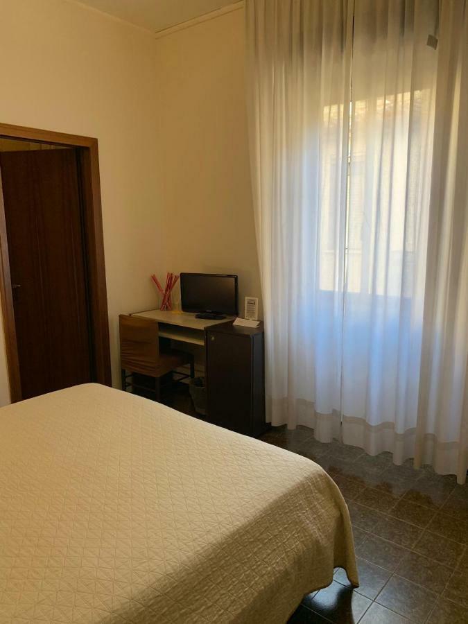 Hotel Centrale Este Exterior photo
