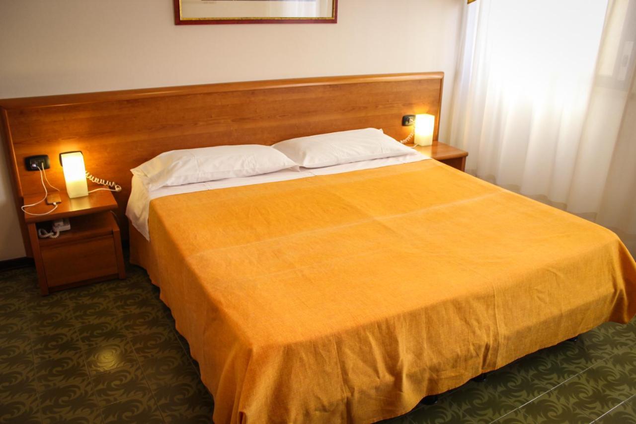 Hotel Centrale Este Exterior photo