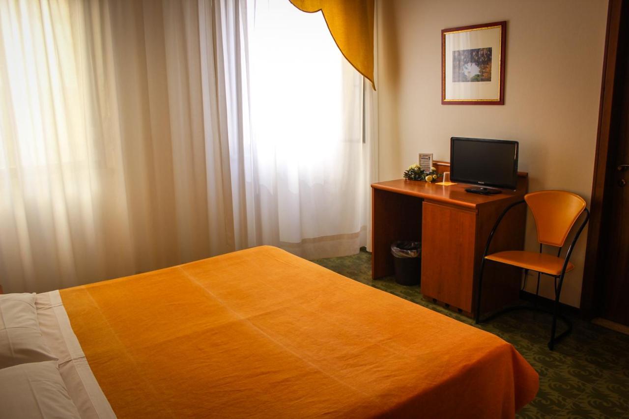 Hotel Centrale Este Exterior photo