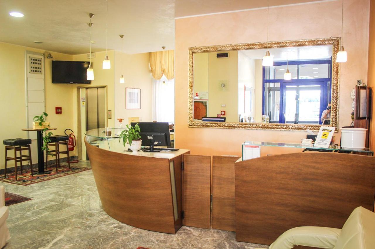 Hotel Centrale Este Exterior photo